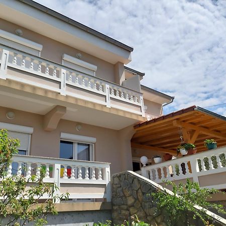 Apartments Vesna Banjol Exterior photo